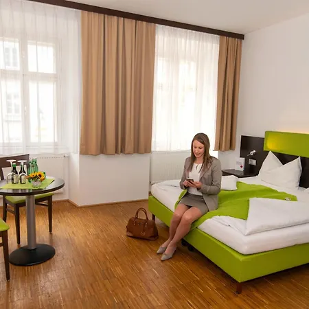 Stadthotel ホテル 3*